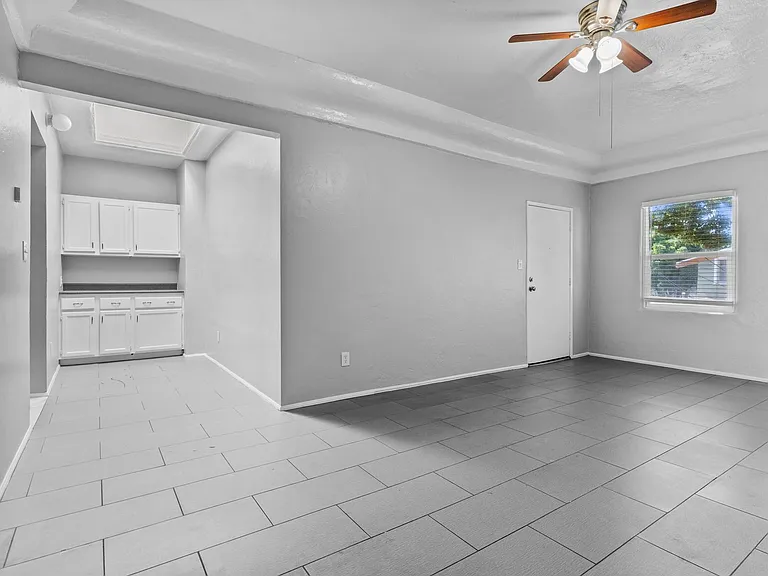 820 Lime Avenue — Photo 6