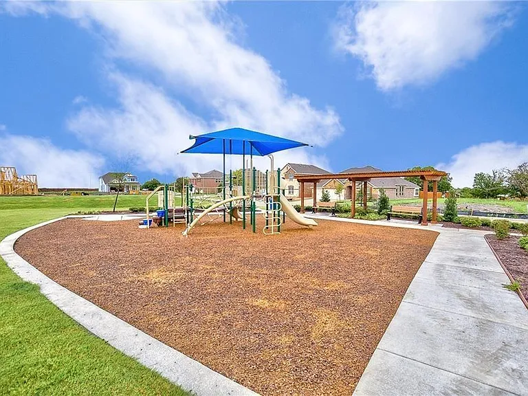 312 Eden Dr — Photo 14