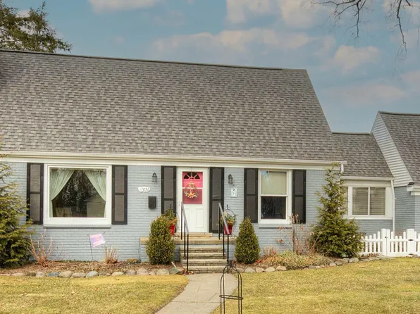 17832 Dunblaine Ave, Beverly Hills, MI 48025