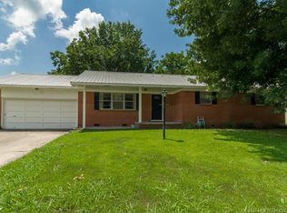 608 Ridgewood Dr, Pryor, OK 74361