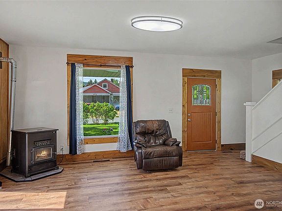 5th image of 873 1st Avenue S