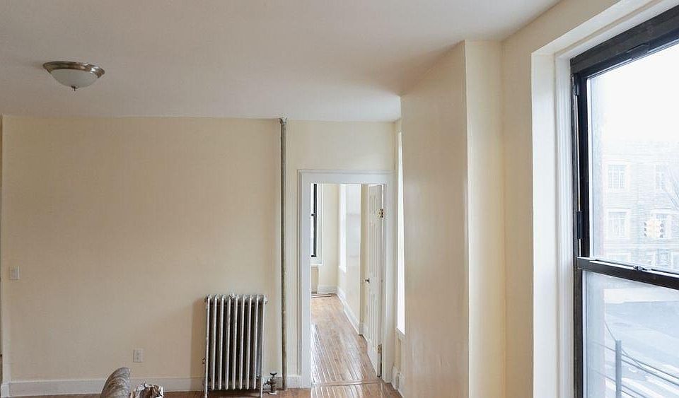 1st image of 211 Macdonough St #2