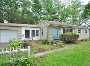 52 Phelpscroft Rd, Simsbury, CT 06070
