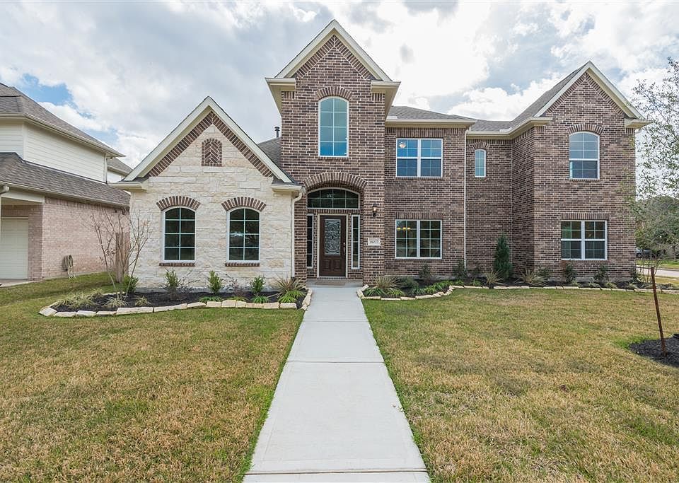 1st image of 18027 Oakfield Glen Ln
