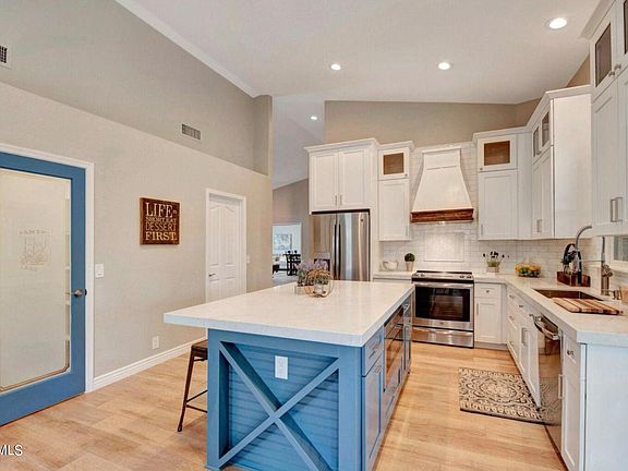 2nd image of 4825 E Aire Libre Ave