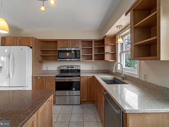 4th image of 117 Coopers Ln