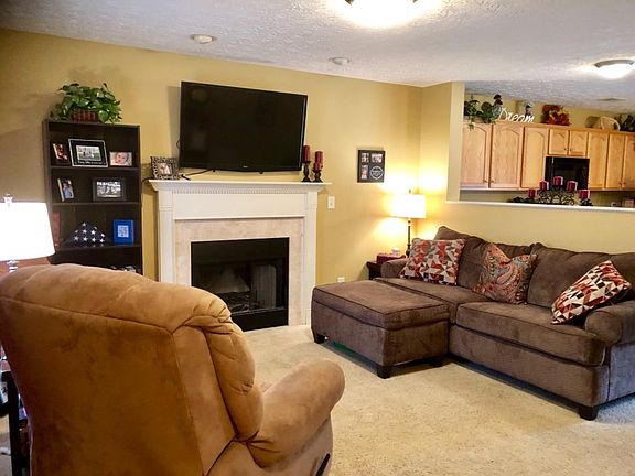 3rd image of 955 Cobble Dr