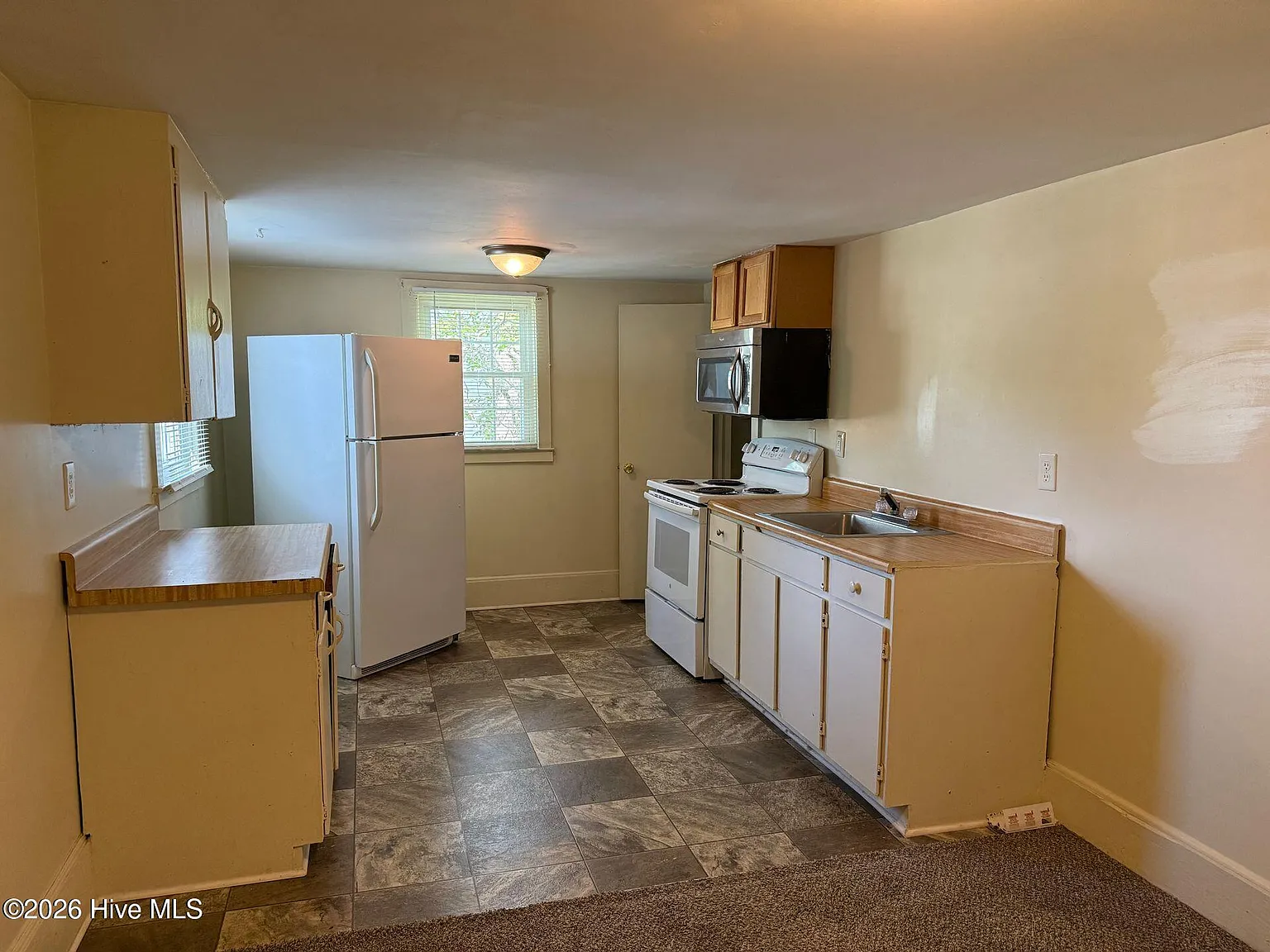 1 bed, 1.0 bath, $750 — Photo 3