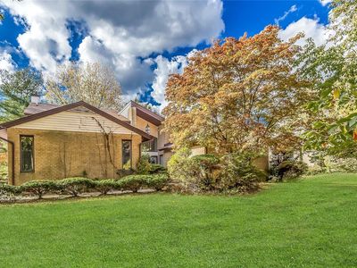 35 Aldgate Drive, Manhasset, NY, 11030
