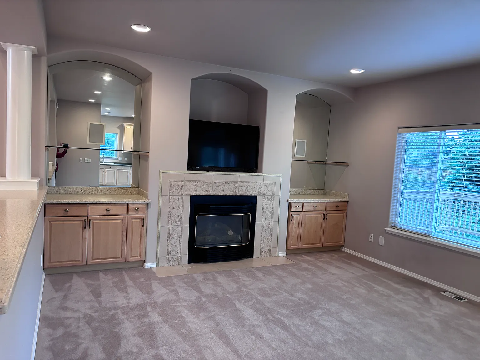 4 bed, 2.5 bath, 2956 sqft, $3,900 — Photo 3