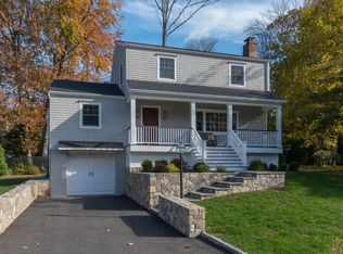 22 Steeple Top Rd, Norwalk, CT 06853