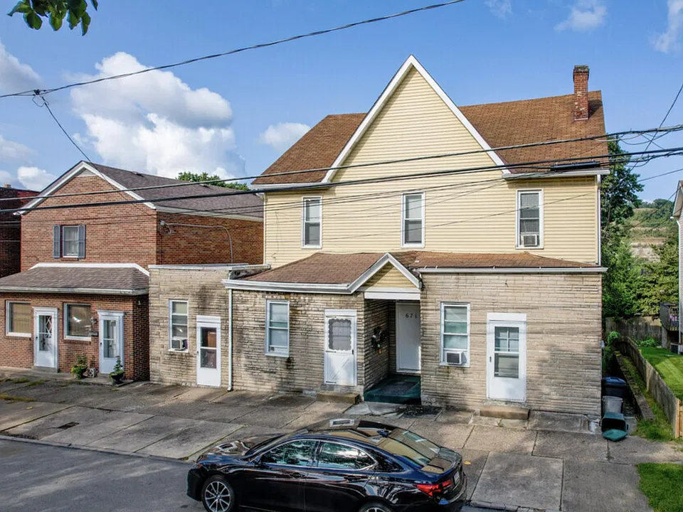 Street view of the property. This is a view of the street parking available on site.