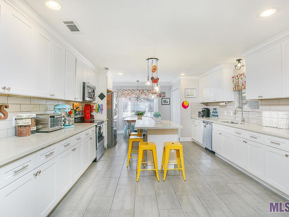 1st image of 2537 Chantulane Ave