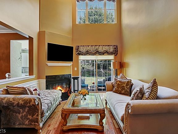 4th image of 110 Loft Dr