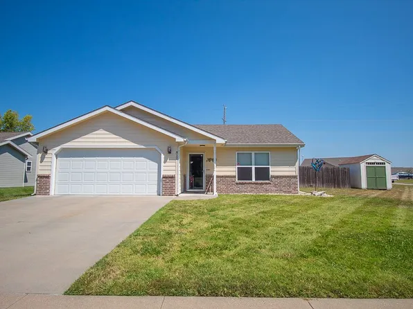 812 Butterfield Rd, Manhattan, KS 66502