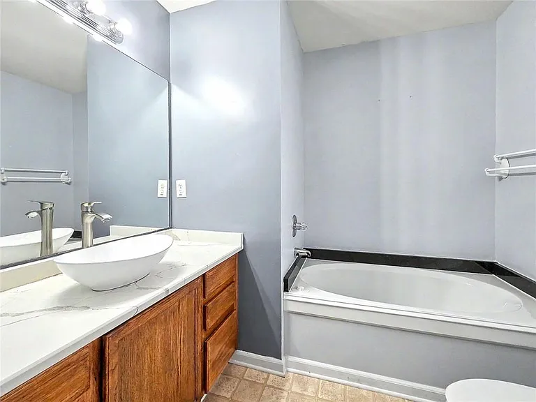 3235 Liberty Commons Dr NW — Photo 22