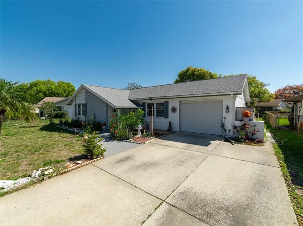 12202 Meadowbrook Ln, Hudson, FL 34667