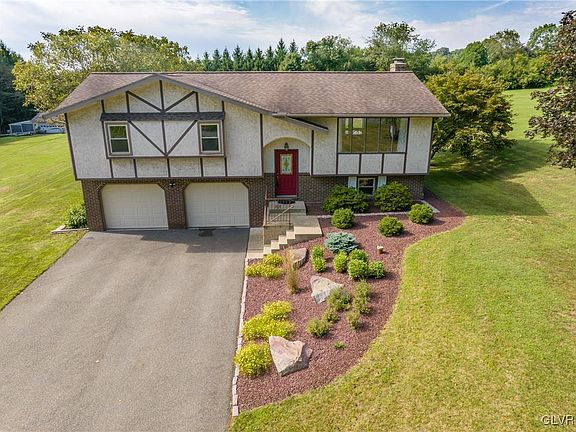 3rd image of 4053 Sycamore Dr
