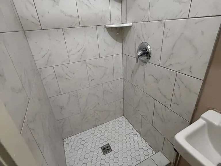 2409 S Calhoun St — Photo 6