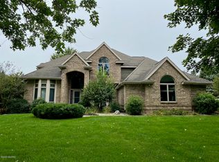 2163 Cross Country Dr, Kalamazoo, MI