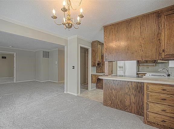 4th image of 11306 Oak St APT 1