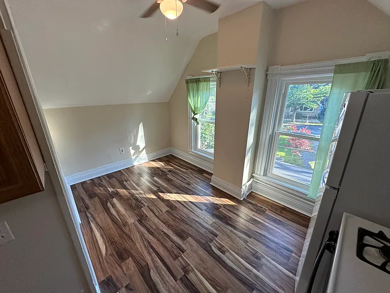 49 Cayuga St #2 — Photo 2