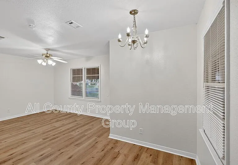 4709 Mayfair St — Photo 2