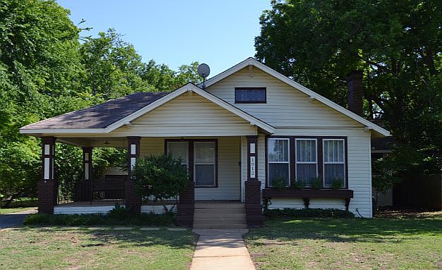 1st image of 1012 Park Dr
