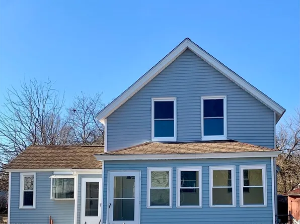 81 James St, Springfield, MA 01105