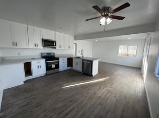 312 E 220th St, Carson, CA 90745