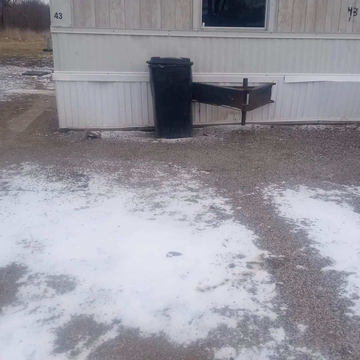 3 bed, 980 sqft, $627 — Photo 2