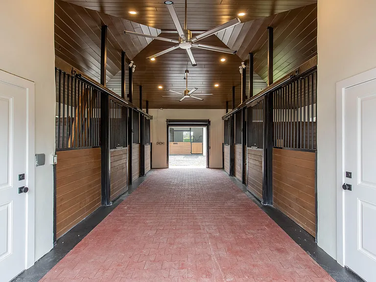 2184 Appaloosa Trl — Photo 3