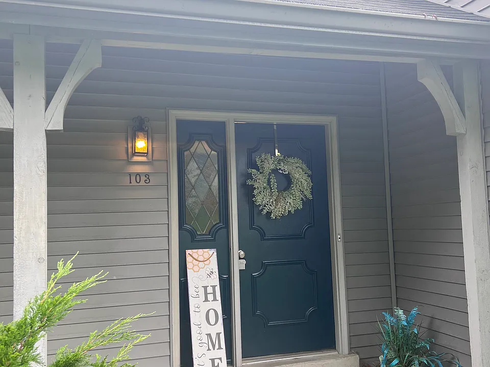 103 Falmouth Dr
