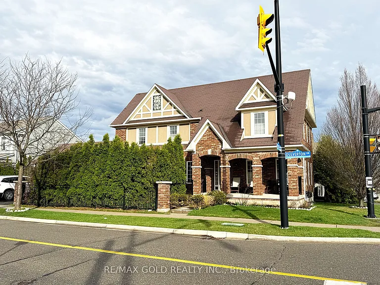 27 Dulverton Dr — Photo 1