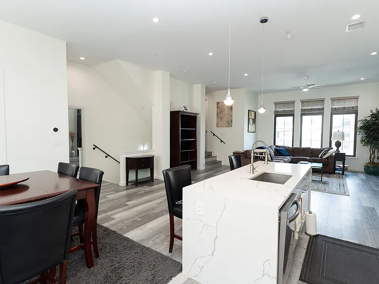 1721 Lear St — Photo 12