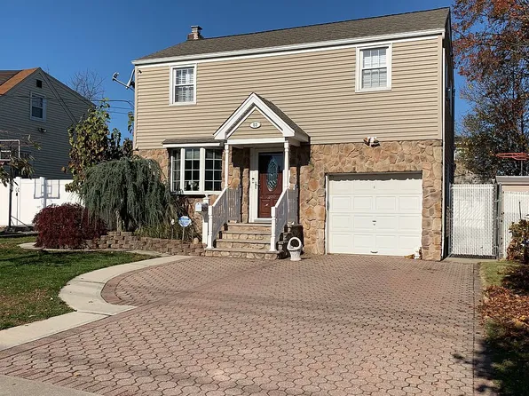 83 Hillman Dr, Elmwood Park, NJ 07407