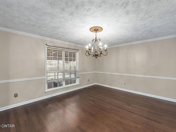 5th image of 15 Maplecreek Ln