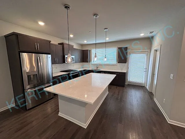 Spacious 3-Bedroom Townhouse with solar power in Happy Valley with 2.5 Bathrooms & 2105 Sq Ft of ... — Photo 4