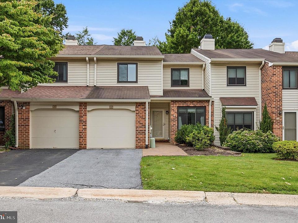 1st image of 303 Hanover Ct