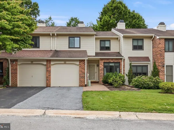 303 Hanover Ct, Chesterbrook, PA 19087