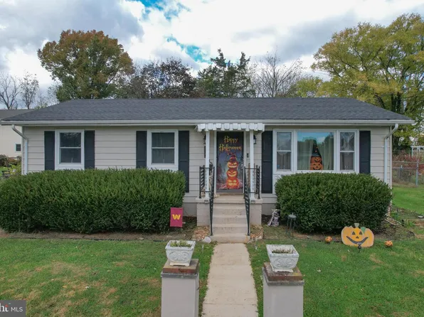 106 S McDonald St, Ranson, WV 25438