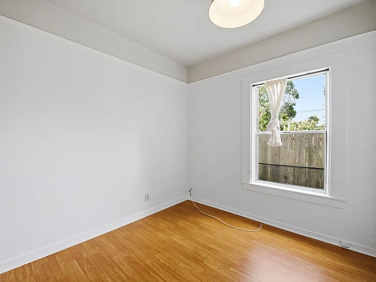 3553 Mission St #C — Photo 9