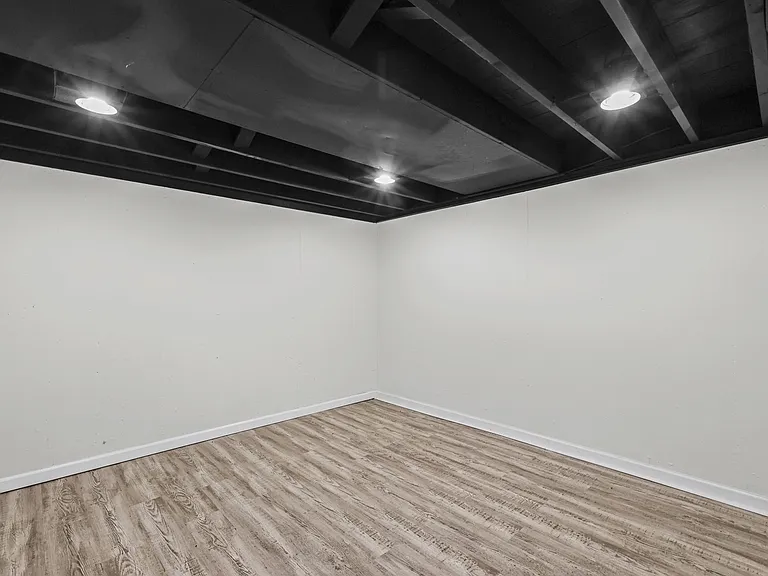 10325 Lookaway Dr — Photo 32