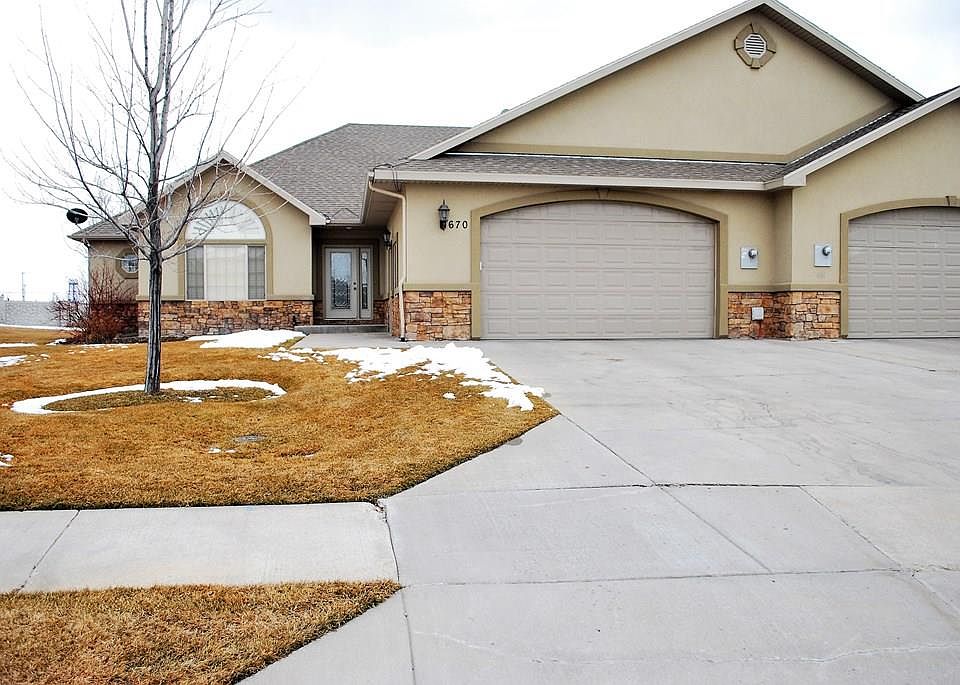 1st image of 670 Eaglewood Dr