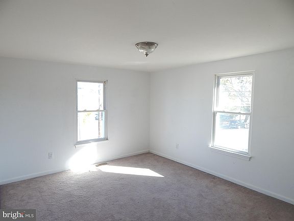 2nd image of 834 Wood St