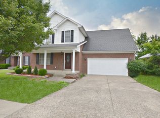 9023 Auburn Woods Rd, Louisville, KY 40214