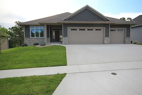 1716 Stone Crest Dr NE Photo 1