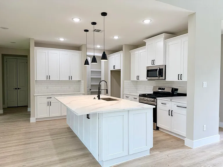 2518 Liguria Ln — Photo 6