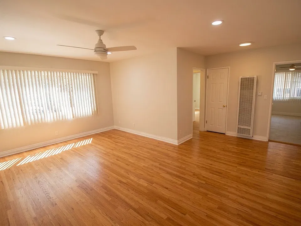 425 E. Magnolia Boulevard