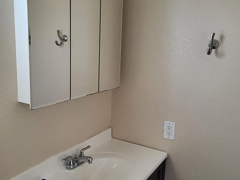 3335 Idell St — Photo 15